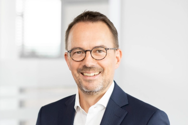 Christoph Fark, Heraeus Conamic社　 社長