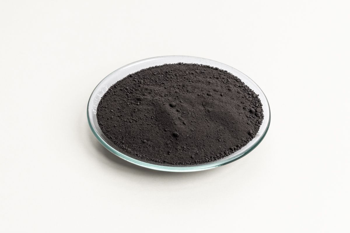 装有贵金属钌的碗