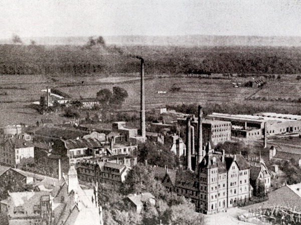 1929年当時のヘレウスの工場