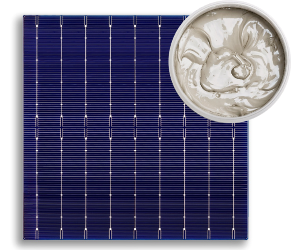 太陽電池と銀ペーストのクローズアップ